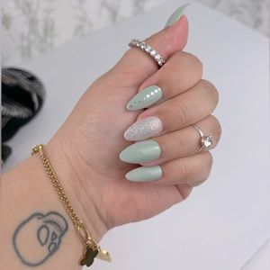 Minty Ice || press on nails
